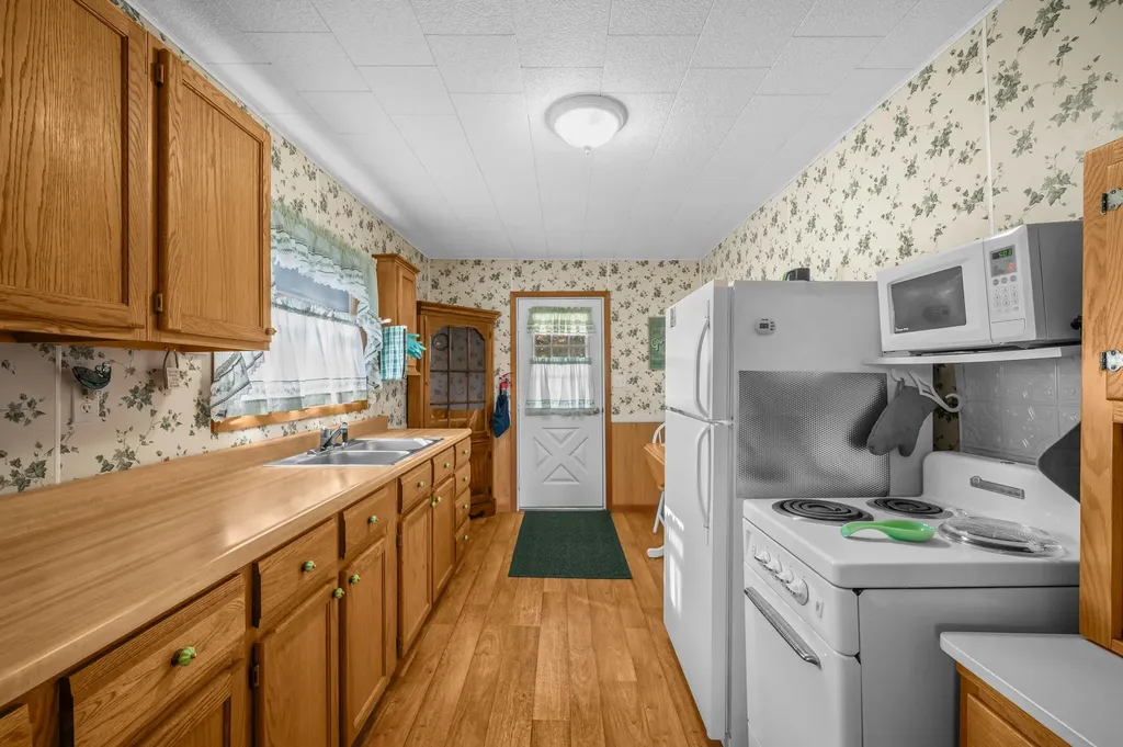 28195 Blackberry Lane Burr Oak Township MI 49091
