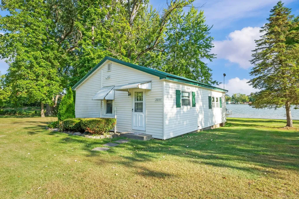 28195 Blackberry Lane Burr Oak Township MI 49091