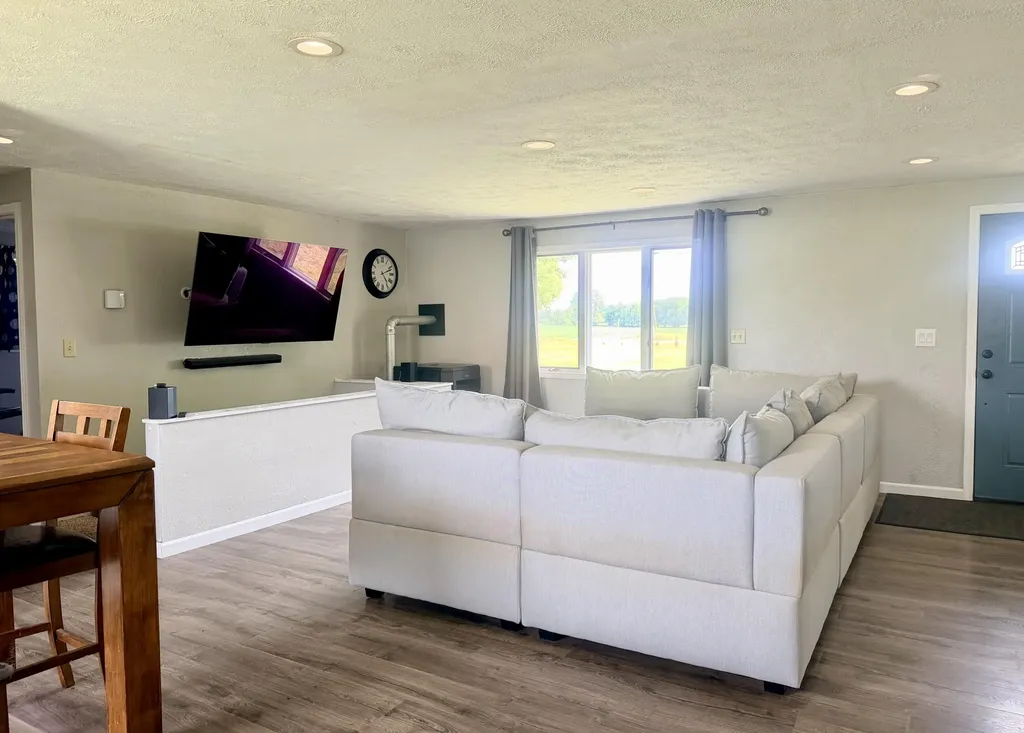 28644 Elm Street Silver Creek Township MI 49047