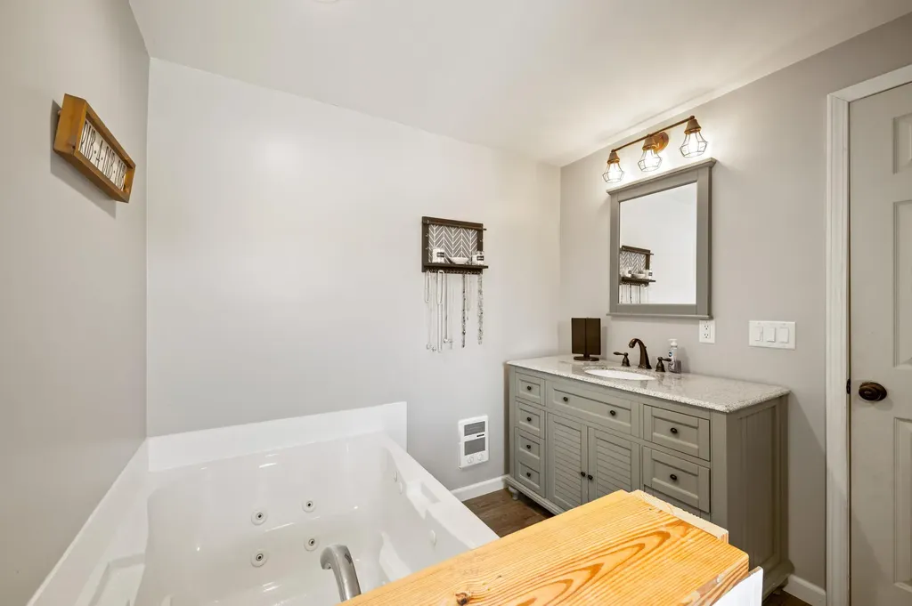 28644 Elm Street Silver Creek Township MI 49047