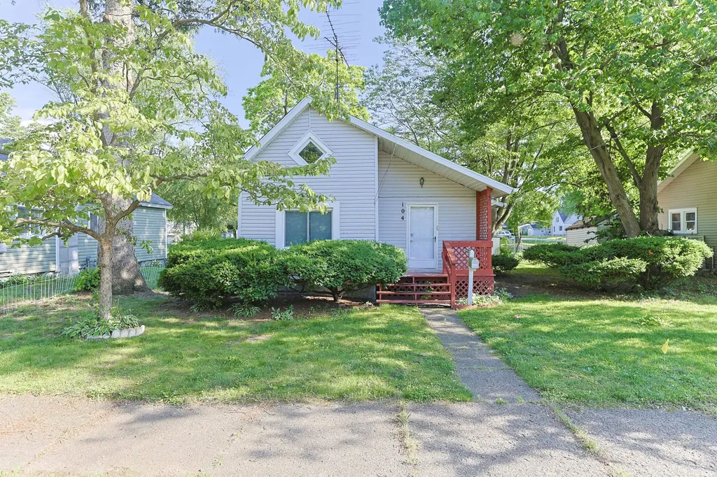 104 Clyborn Street Dowagiac City MI 49047