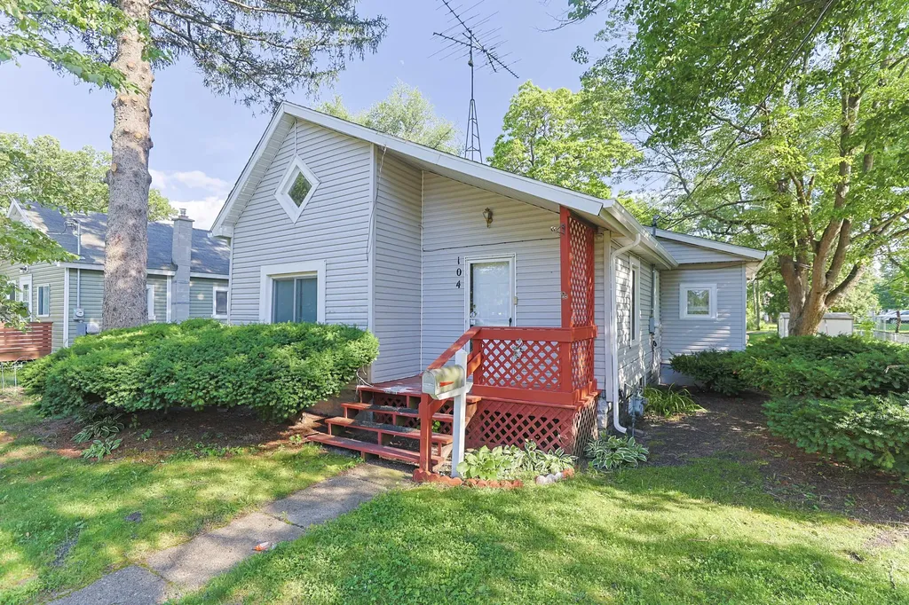 104 Clyborn Street Dowagiac City MI 49047