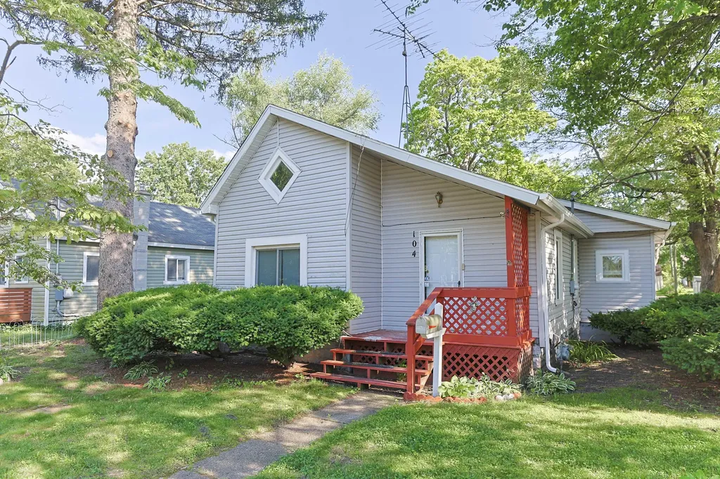 104 Clyborn Street Dowagiac City MI 49047