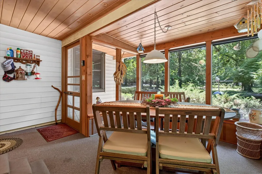 7110 Horseshoe Drive Chikaming Township MI 49128