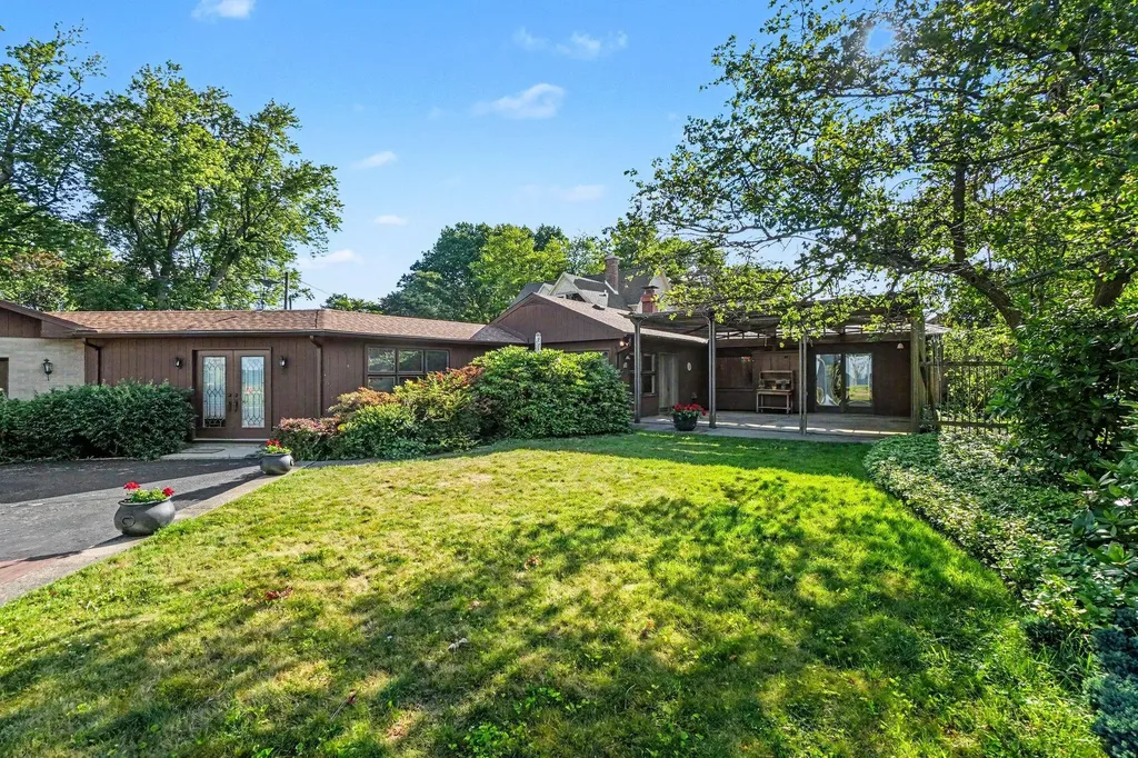 51 Pine Street South Haven City MI 49090
