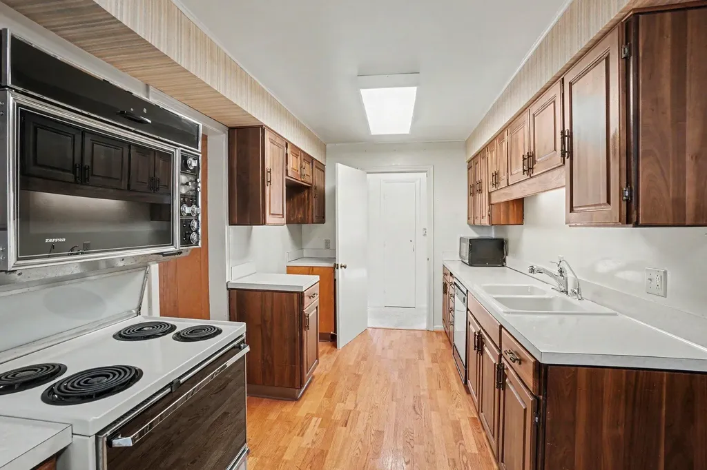 51 Pine Street South Haven City MI 49090