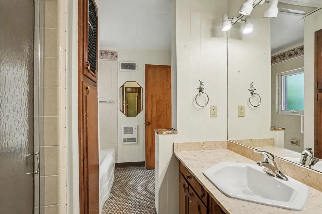 51 Pine Street South Haven City MI 49090