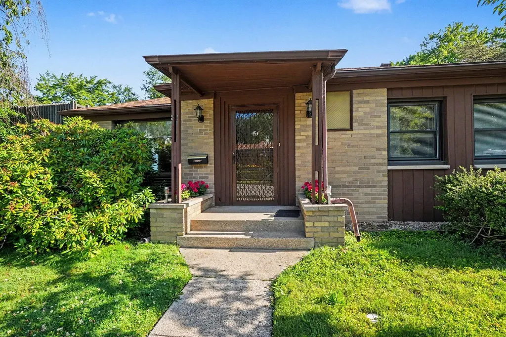51 Pine Street South Haven City MI 49090