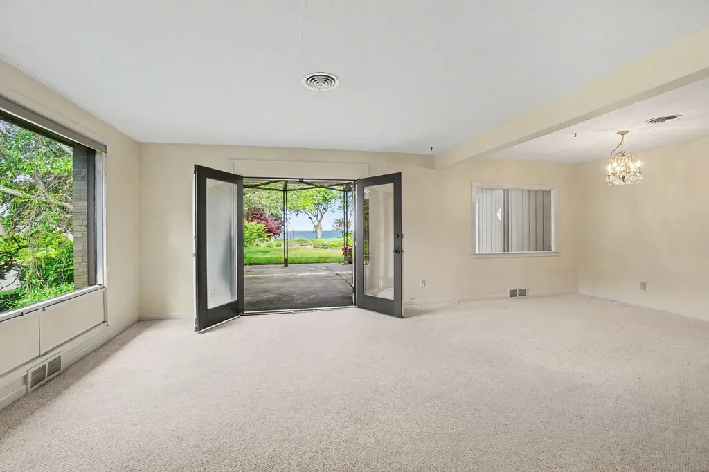 51 Pine Street South Haven City MI 49090