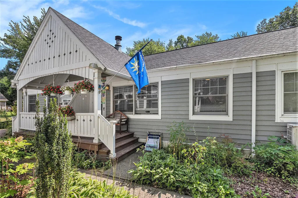 15577 Victor Road Chikaming Township MI 49129