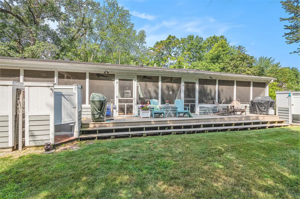 15577 Victor Road Chikaming Township MI 49129