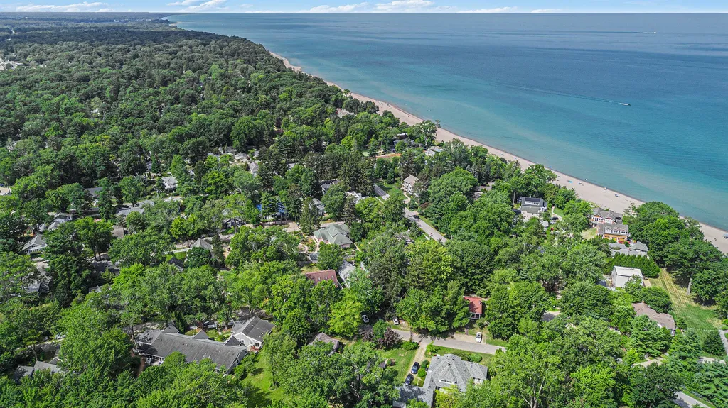 15577 Victor Road Chikaming Township MI 49129