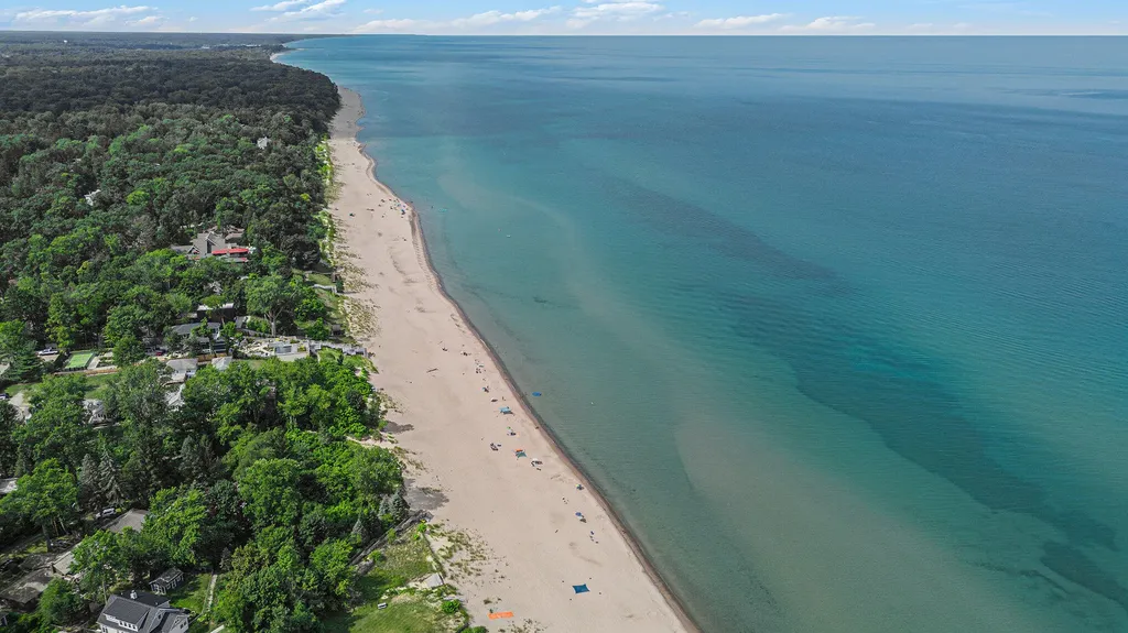 15577 Victor Road Chikaming Township MI 49129