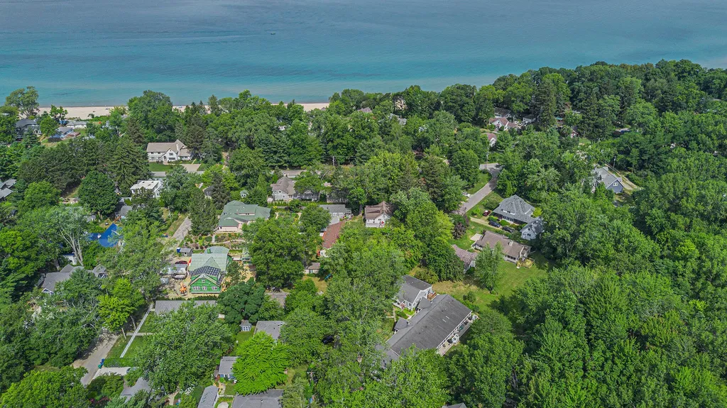 15577 Victor Road Chikaming Township MI 49129