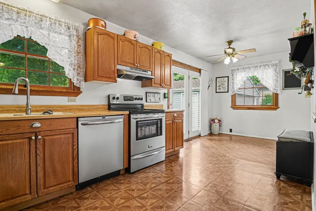 21650 Maple Glen Drive Mason Township MI 49112