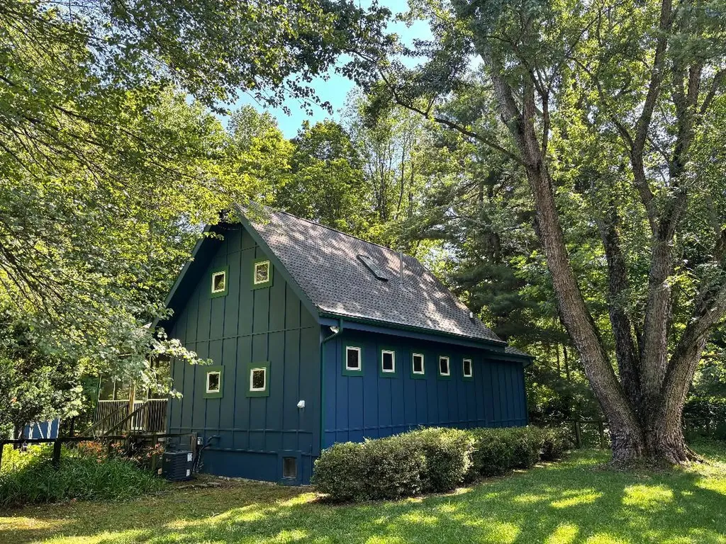 8702 Elm Valley Road Three Oaks Township MI 49129