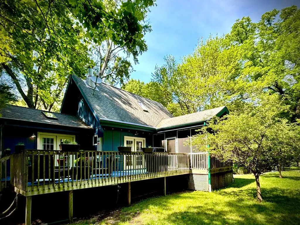 8702 Elm Valley Road Three Oaks Township MI 49129