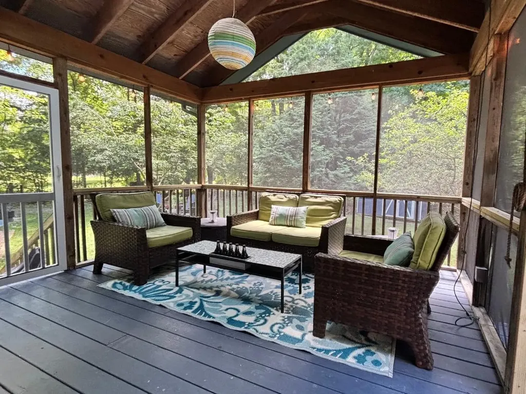 8702 W Elm Valley Road Three Oaks Township MI 49129