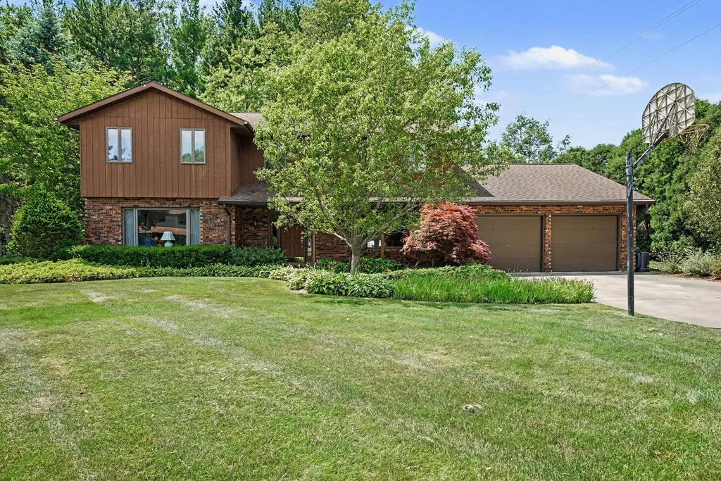 2616 Oakbrook Drive St. Joseph Charter Township MI 49085