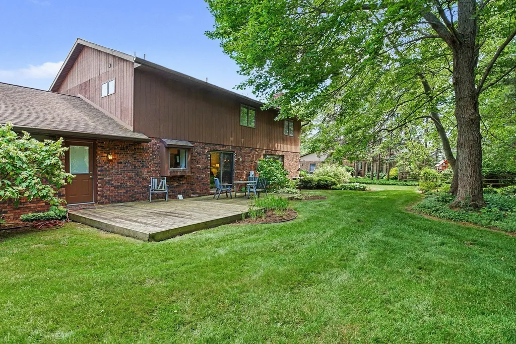2616 Oakbrook Drive St. Joseph Charter Township MI 49085