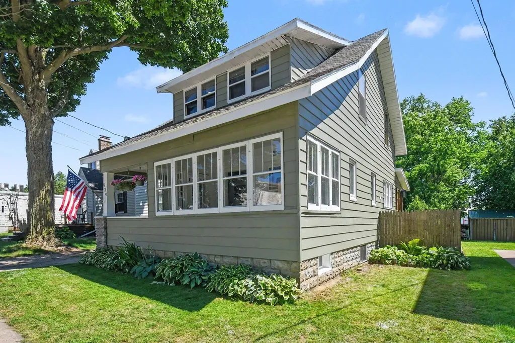 936 Hickory Street Niles City MI 49120