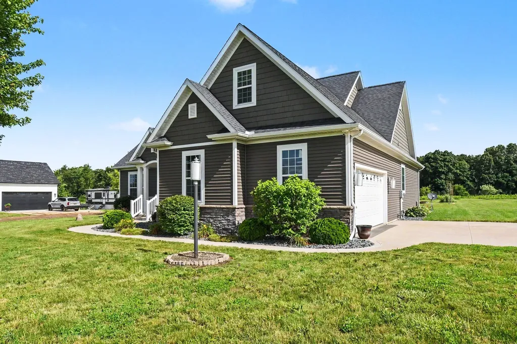 3181 Chamberlain Road Buchanan Township MI 49107