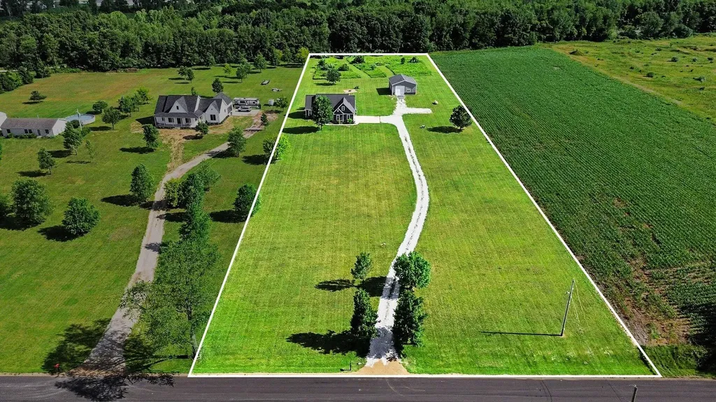 3181 Chamberlain Road Buchanan Township MI 49107