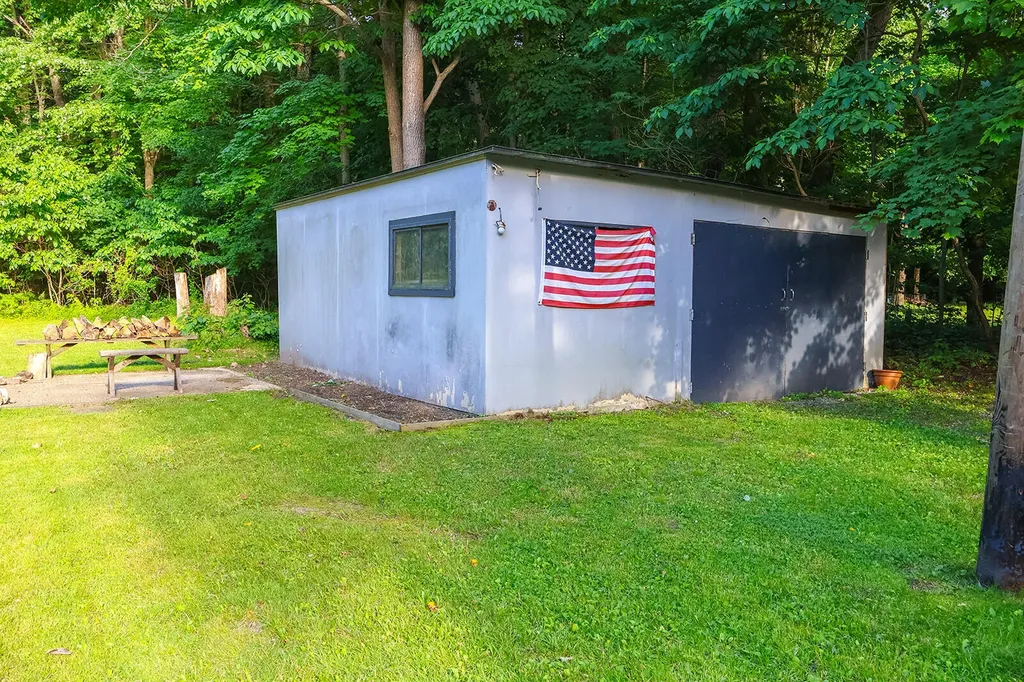 12422 Lubke Road New Buffalo Township MI 49117