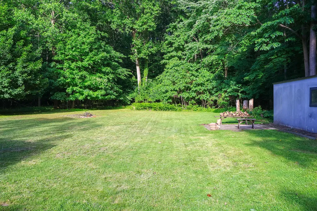 12422 Lubke Road New Buffalo Township MI 49117