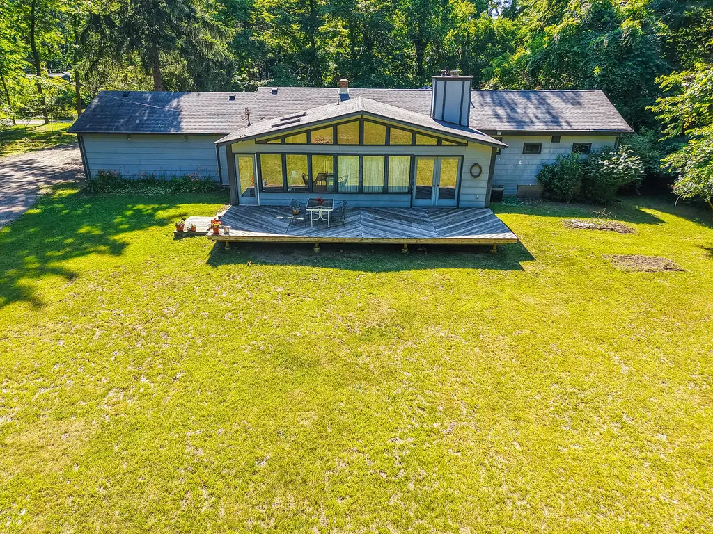 12422 Lubke Road New Buffalo Township MI 49117