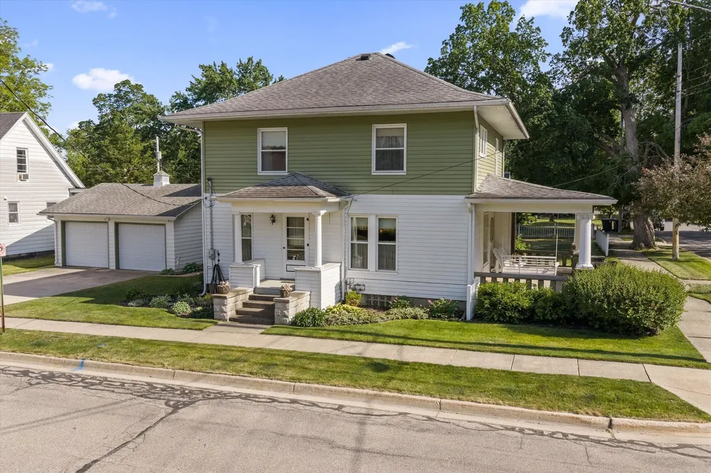 208 Moccasin Street Buchanan City MI 49107