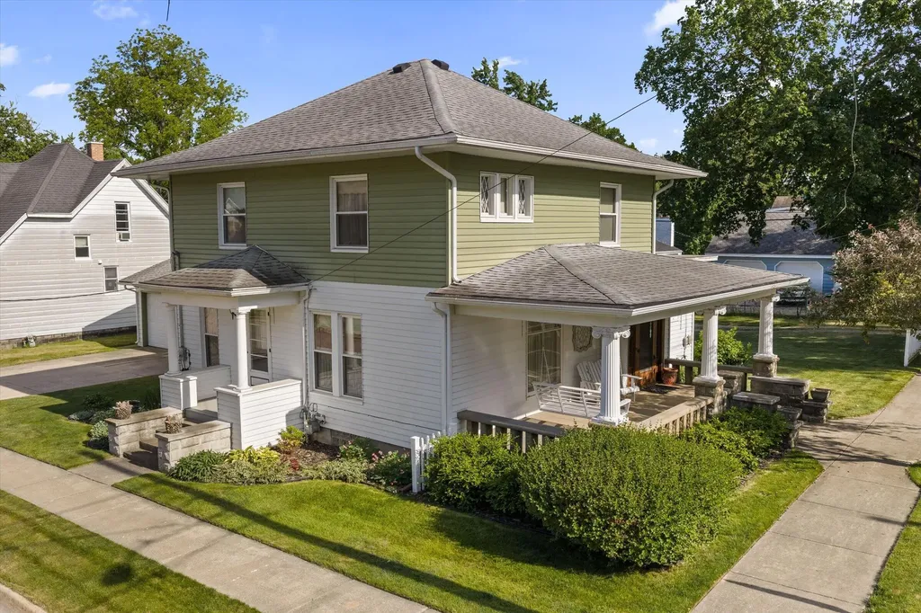 208 Moccasin Street Buchanan City MI 49107