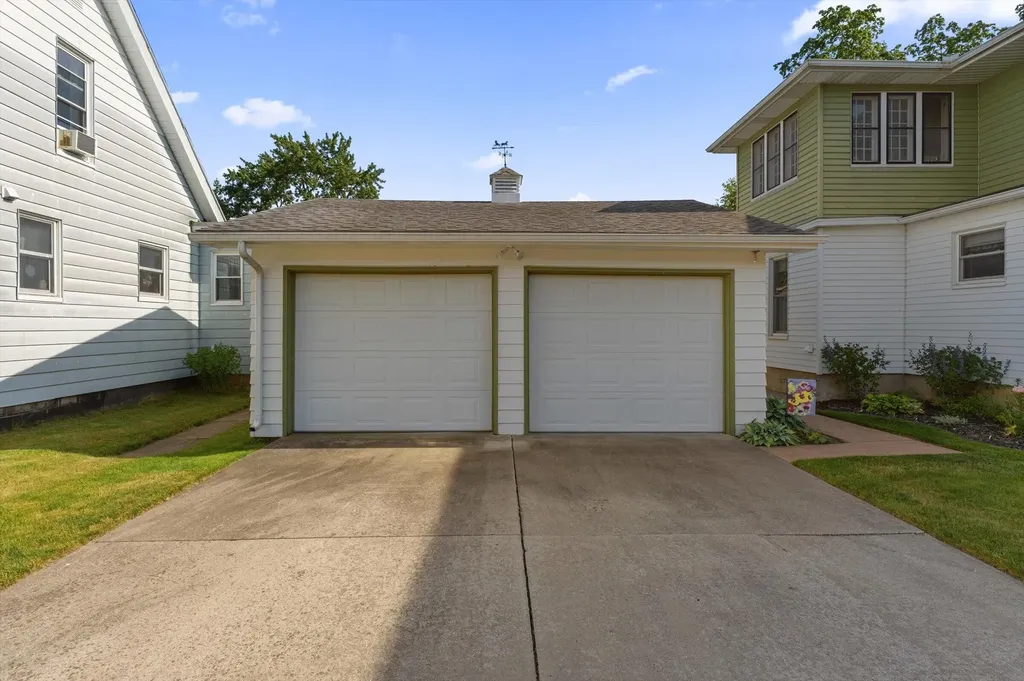 208 Moccasin Street Buchanan City MI 49107