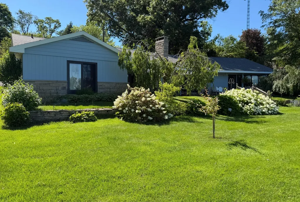55895 Inn-d-inn Drive Silver Creek Township MI 49047