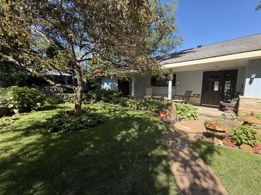 55895 Inn-d-inn Drive Silver Creek Township MI 49047