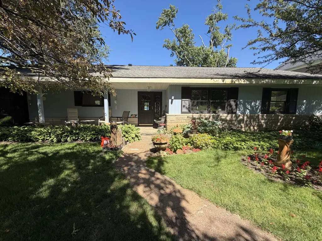 55895 Inn-d-inn Drive Silver Creek Township MI 49047