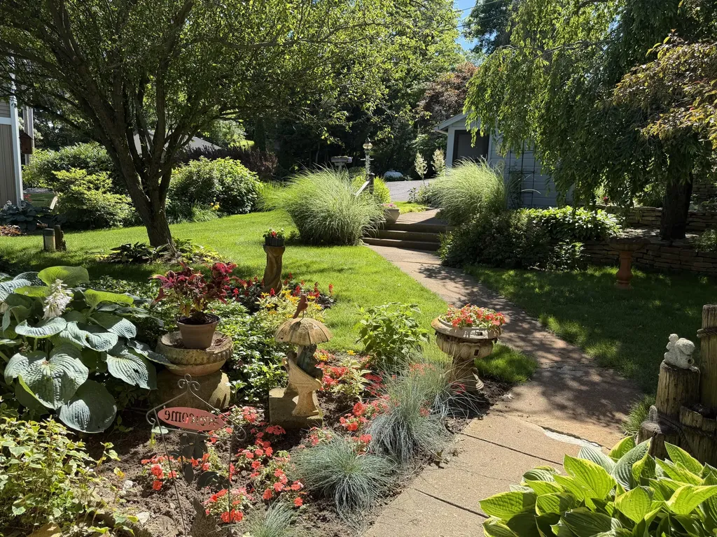 55895 Inn-d-inn Drive Silver Creek Township MI 49047