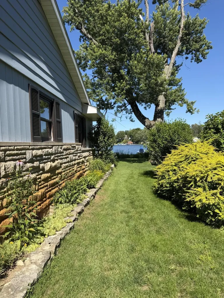 55895 Inn-d-inn Drive Silver Creek Township MI 49047