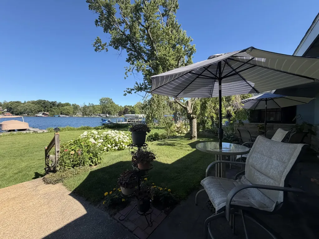 55895 Inn-d-inn Drive Silver Creek Township MI 49047