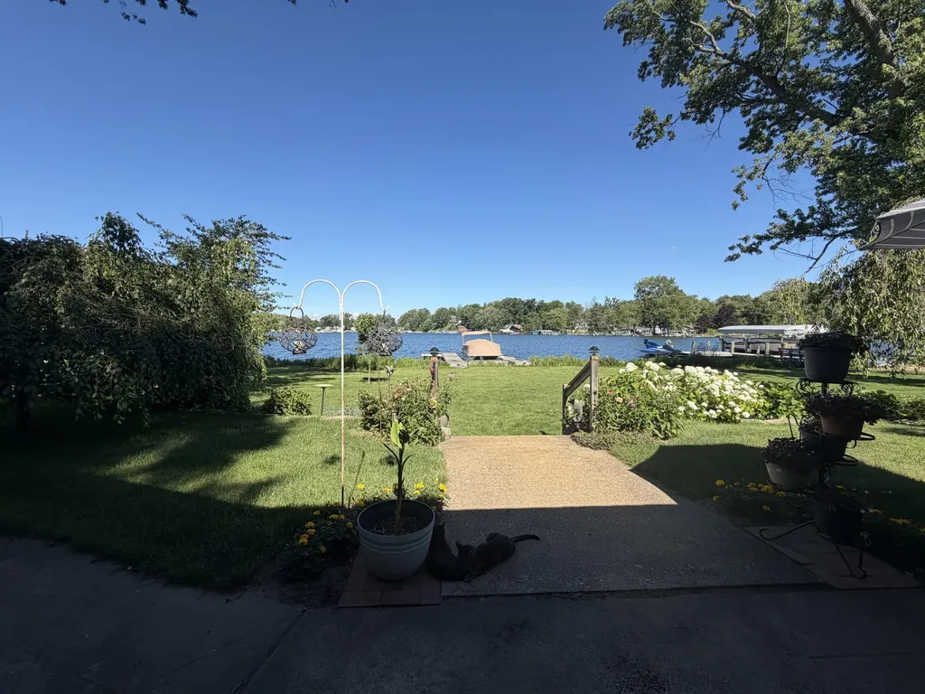 55895 Inn-d-inn Drive Silver Creek Township MI 49047