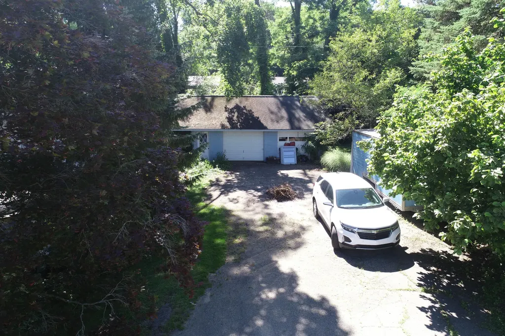 55895 Inn-d-inn Drive Silver Creek Township MI 49047