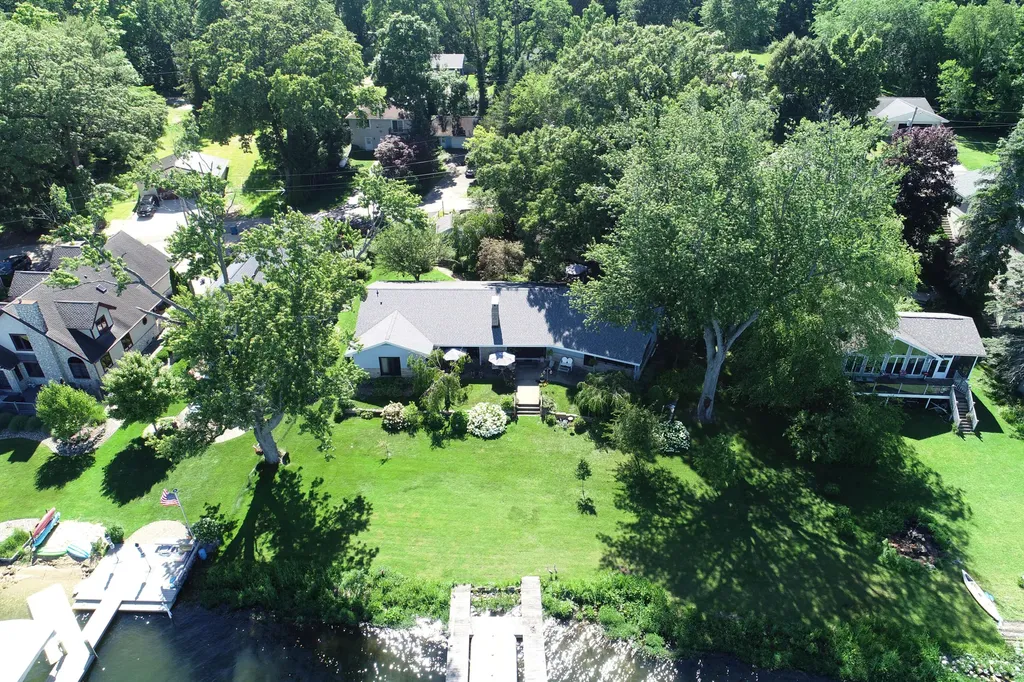 55895 Inn-d-inn Drive Silver Creek Township MI 49047