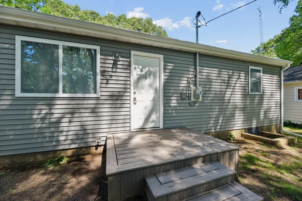 1052 Woodward Avenue St. Joseph Charter Township MI 49022