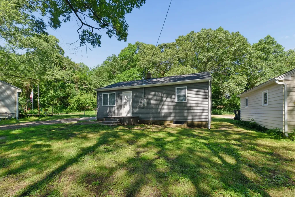 1052 Woodward Avenue St. Joseph Charter Township MI 49022