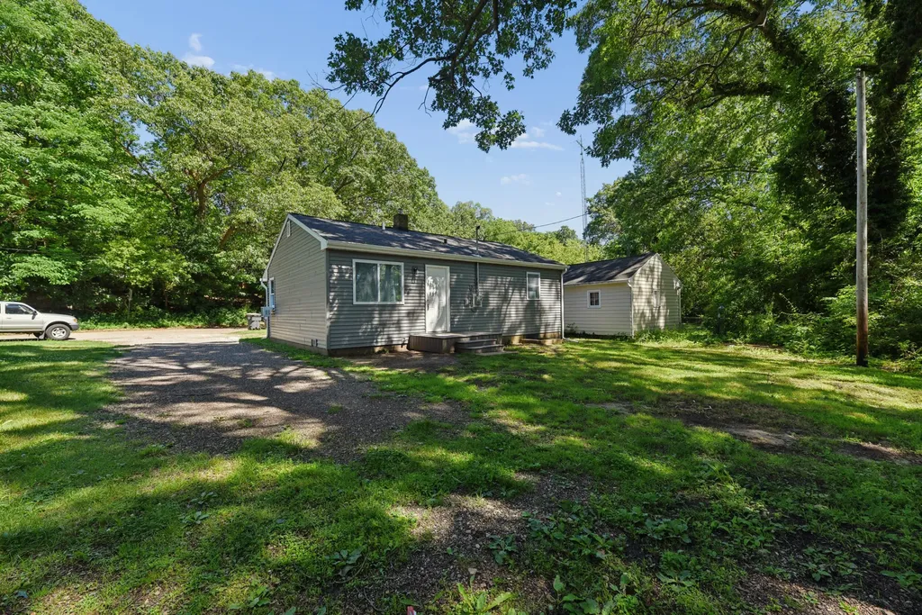 1052 Woodward Avenue St. Joseph Charter Township MI 49022