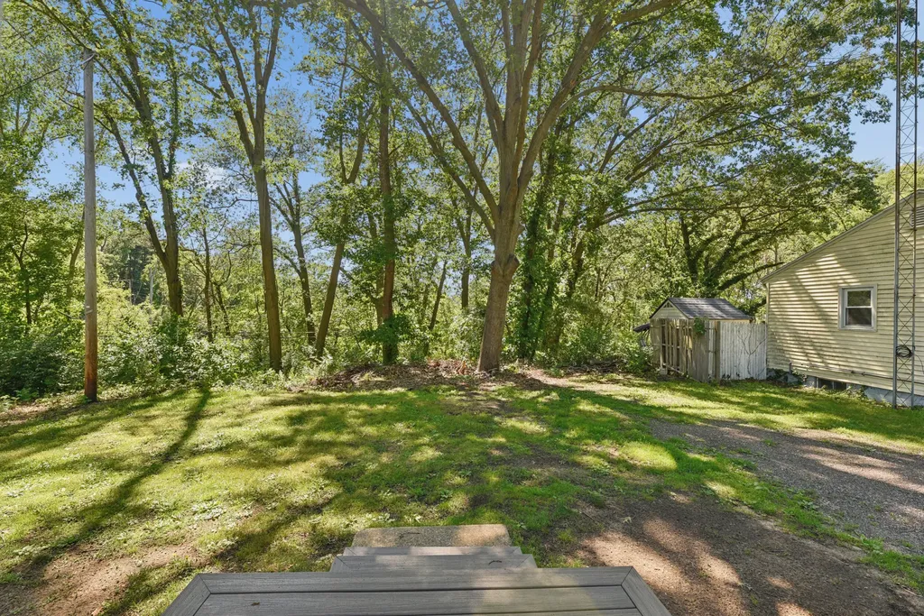 1052 Woodward Avenue St. Joseph Charter Township MI 49022