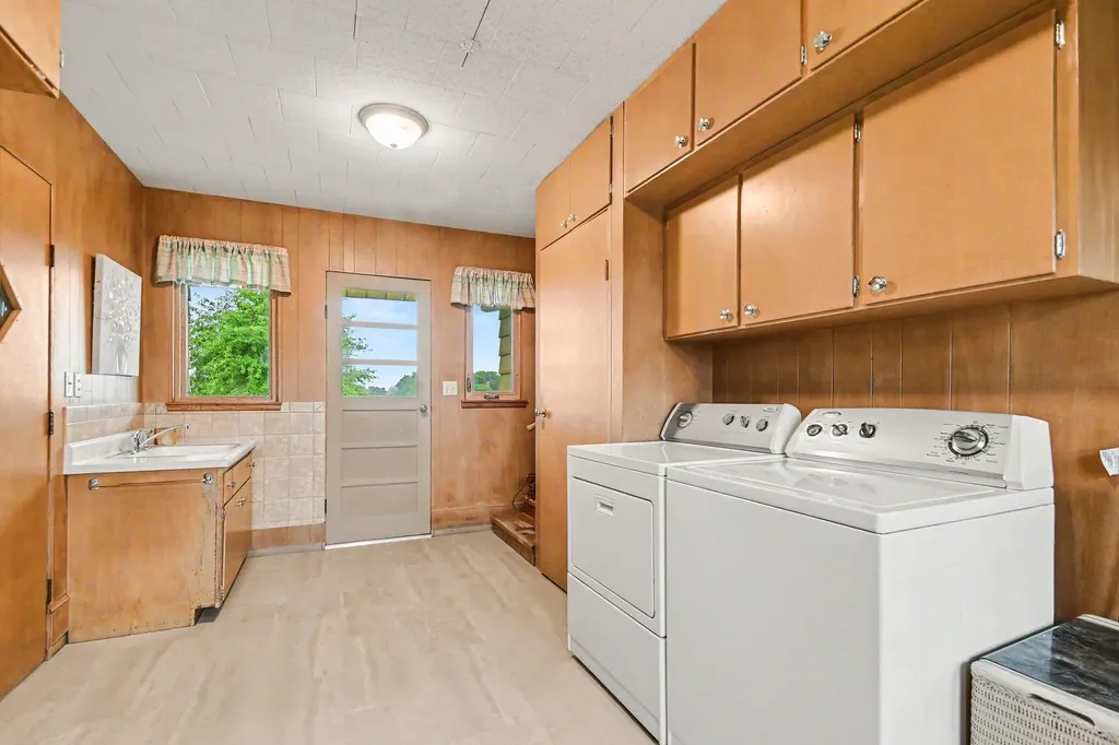 12354 Gardner Road Weesaw Township MI 49107