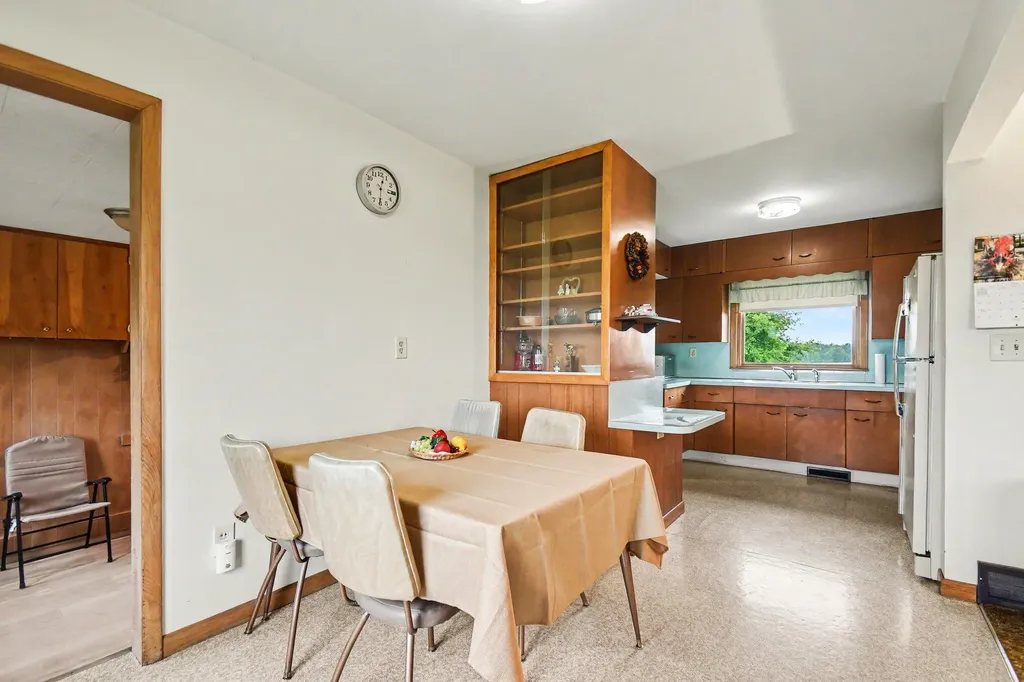 12354 Gardner Road Weesaw Township MI 49107
