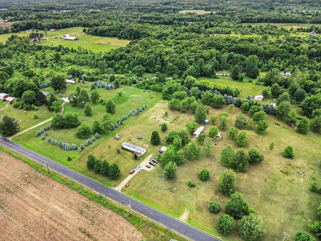 62196 County Road 380 Geneva Township MI 49013