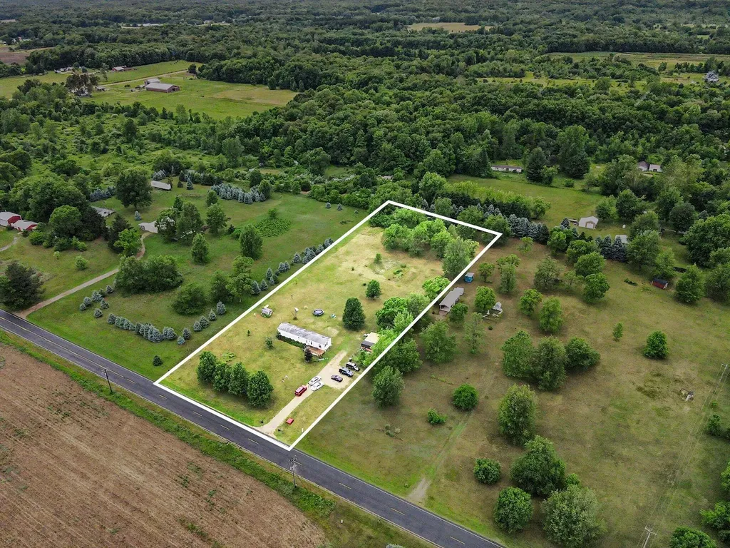 62196 County Road 380 Geneva Township MI 49013
